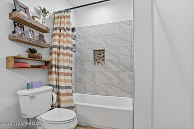 Welcome to this stunning 4 bedroom, 3 bathroom barndominium - photo 24