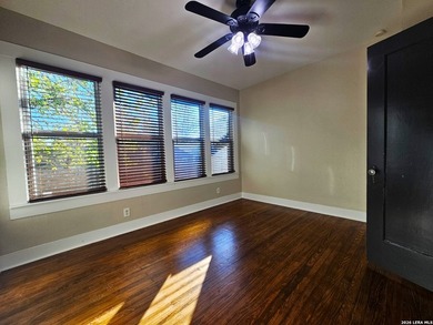 Fully renovated 3-bedroom, 2-bath home offering the perfect - photo 27