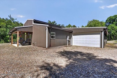 Welcome to this stunning 4 bedroom, 3 bathroom barndominium - photo 37