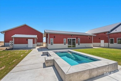 Welcome to one of the most remarkable private estates in the - photo 4