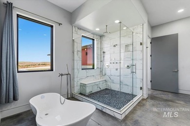 Welcome to one of the most remarkable private estates in the - photo 10