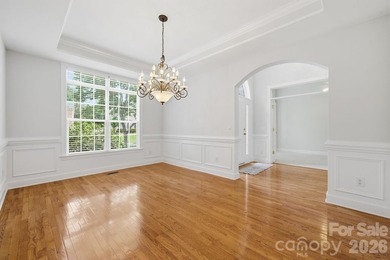 Stunning Brick Home in beautiful Hunter Oaks Subdivision with 3 - photo 5