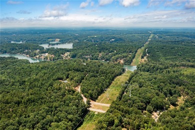 Tucked inside the gated community of Wilderness Cove on Lake - photo 10