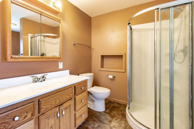 Affordable 3 Bed 2 Bath Year Round Lake Getaway! - photo 18