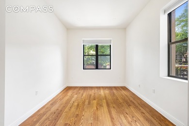 Absolutely stunning, this parlor-level floor-through residence - photo 5