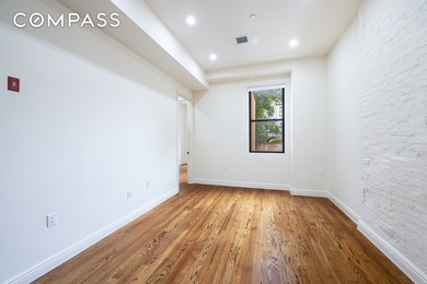Absolutely stunning, this parlor-level floor-through residence - photo 8