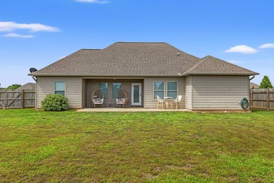 Take a look at this like-new, 3-bedroom, 2-bath home with an - photo 14