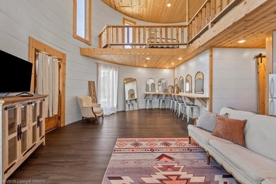 Welcome to the historic Overstreet Estate - where timeless charm - photo 35