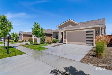 Stunning, light and bright single-level home in the gated 55+ - photo 2