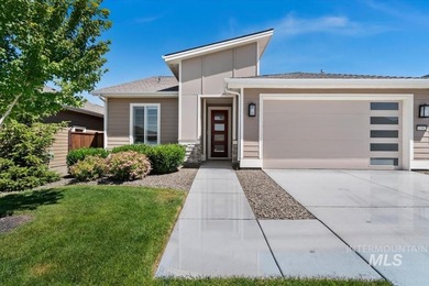 Stunning, light and bright single-level home in the gated 55+ - photo 4