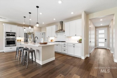 Stunning, light and bright single-level home in the gated 55+ - photo 7