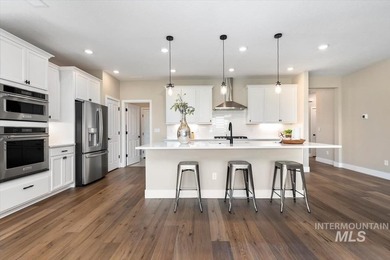 Stunning, light and bright single-level home in the gated 55+ - photo 10