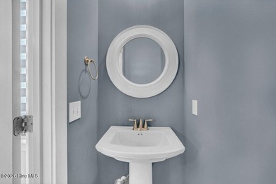 An incredible opportunity in Summerwalk. This end-unit townhome - photo 4