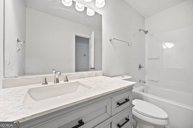 Offering exceptional flexibility and multigenerational living - photo 11