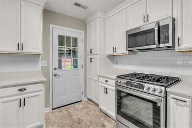 Updated brick ranch in Hanahan! Located in the highly desirable - photo 14