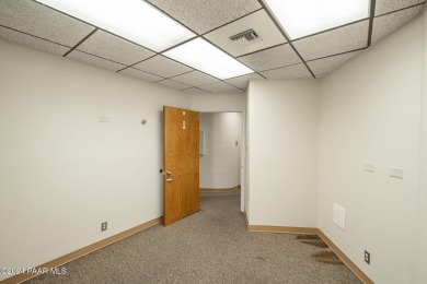 Prime 2,858 sqft medical office building in a high-traffic area