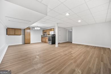 Offering exceptional flexibility and multigenerational living - photo 18