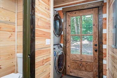 This cabin is a true gem! Offering a new construction log home - photo 20