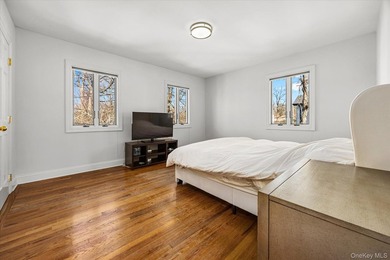 Welcome to this elegant, bright, and sun-drenched - photo 33