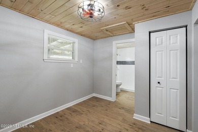 COMPOUND! Hard-to-find acreage property in the heart of - photo 33