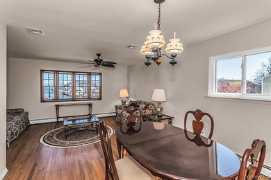 Unpack and enjoy your summer in this well-maintained In-line - photo 10