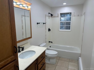 Renovated 4-6 Bedrooms, 2 Bath Colonial, Possible Apartment - photo 19