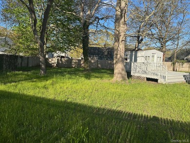 Renovated 4-6 Bedrooms, 2 Bath Colonial, Possible Apartment - photo 25
