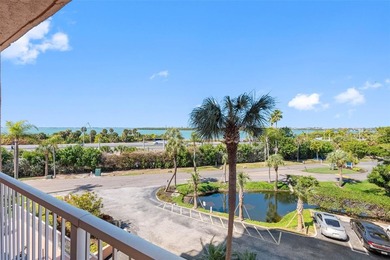 Waterfront Corner Residence with Sweeping Gulf Views! Wake up to - photo 31