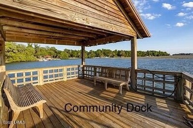 Tucked within one of Beaufort's most sought-after deepwater - photo 10