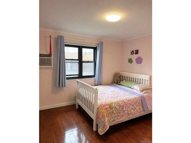Discover this well maintained 950 Square feet first floor - photo 6