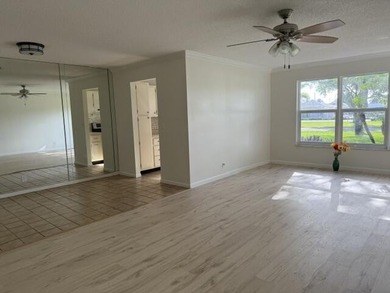 Beautiful 1100sqt condo/villa in desirable Lantana 55+community - photo 11