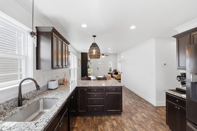 Beautifully kept 3-bed, 2-bath Craftsman in Greer's Orchard - photo 9