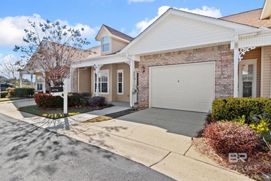 Only unit available in Williamsburg! Independent living awaits