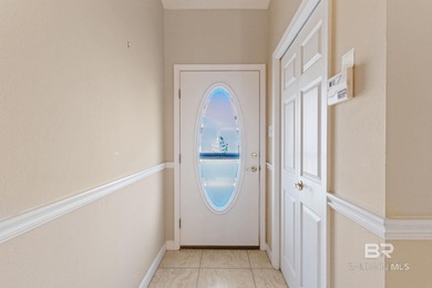 Only unit available in Williamsburg! Independent living awaits