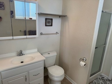Very nice executive suite located at front of park with paver - photo 8
