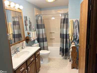 Great location! This four-bedroom home is close to both Crapo - photo 13