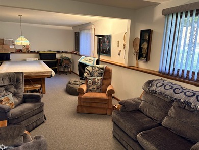 Great location! This four-bedroom home is close to both Crapo - photo 14