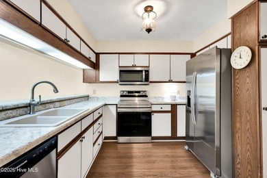Perfectly positioned in one of Wilmington's most desirable - photo 9