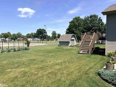 Great location! This four-bedroom home is close to both Crapo - photo 27