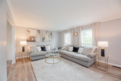 Welcome home to this charming Colonial featuring 3 bedrooms and - photo 4