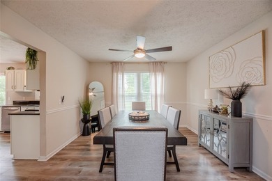 Welcome home to this charming Colonial featuring 3 bedrooms and - photo 6