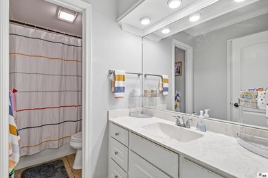 Welcome home to this beautifully maintained 3-bedroom, 2-bath - photo 30