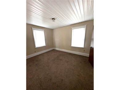 Excellent investment opportunity or owner occupant duplex in the - photo 3