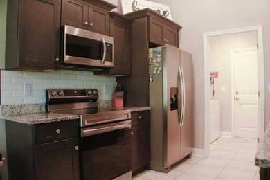 Beautifully maintained, move-in ready single-level home in a - photo 11
