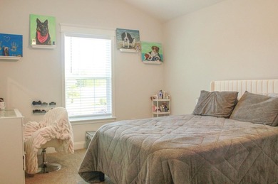 Beautifully maintained, move-in ready single-level home in a - photo 18