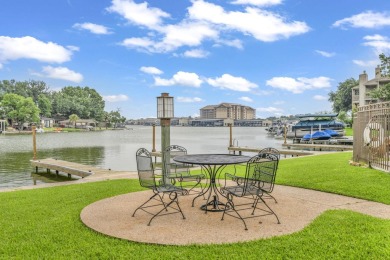 Welcome to your new lake hideaway! Located in the heart of
