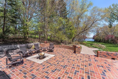 Commanding one of the most prestigious settings on Lake - photo 29