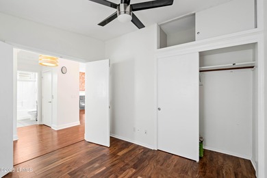 Welcome to the pristine 3 bed, 2 bath Clayton Model villa in the - photo 6