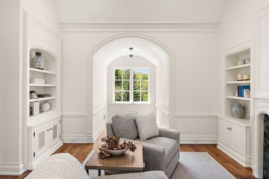 Commanding one of the most prestigious settings on Lake - photo 38