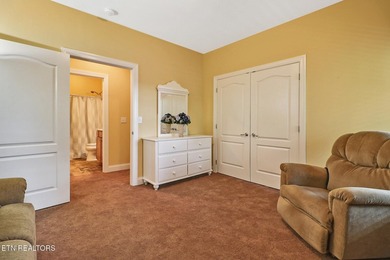 Lovely custom built 4 bedroom/3 bath home on a quiet Cul-de-sac - photo 40